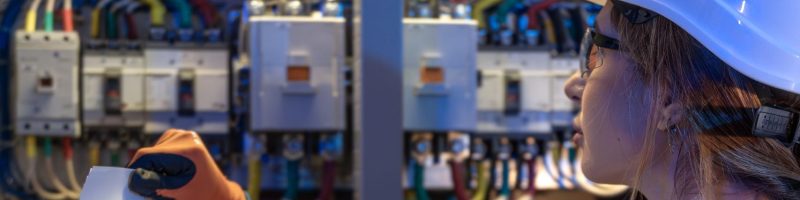 cheffe de projet électrique