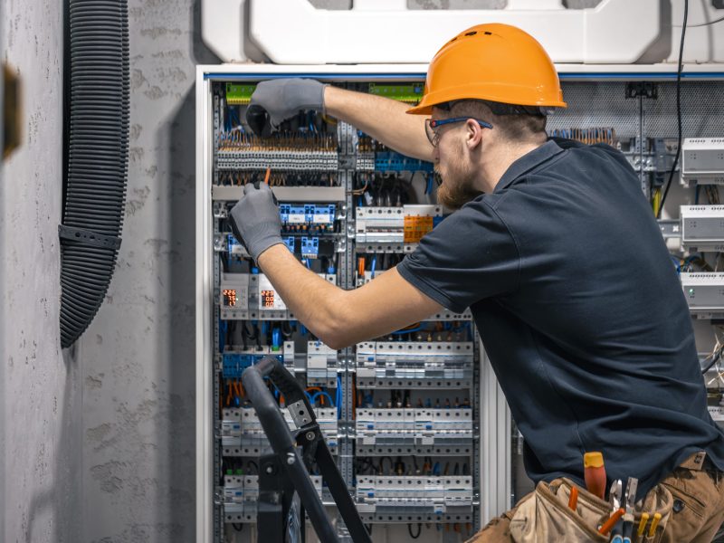 électricien installateur