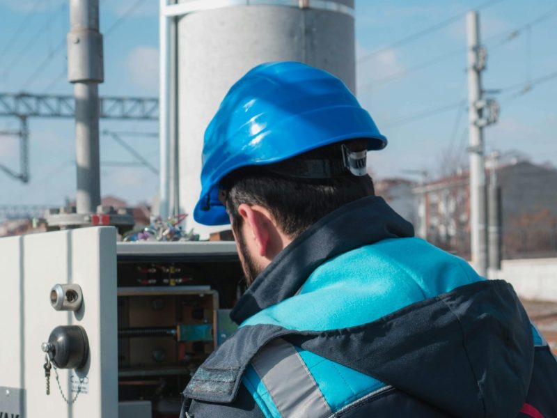 technicien de maintenance électrique